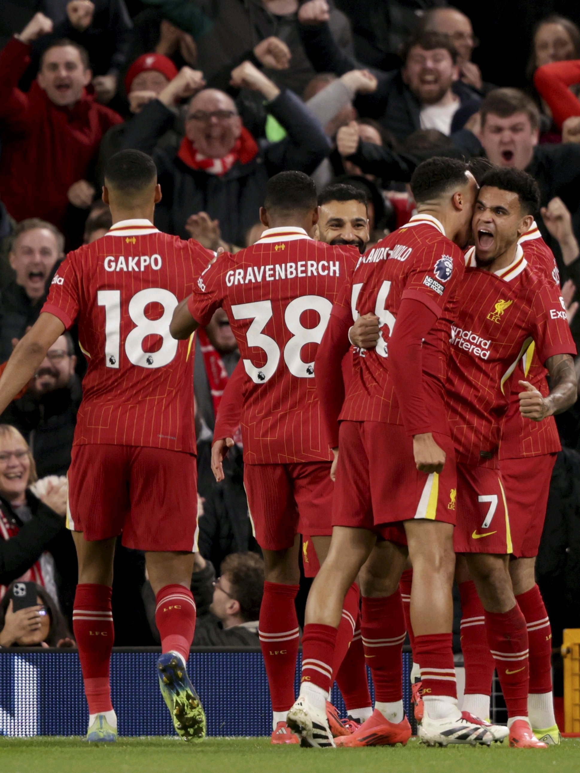 包含意甲赛季揭幕，球队士气高涨备战决赛圈的词条