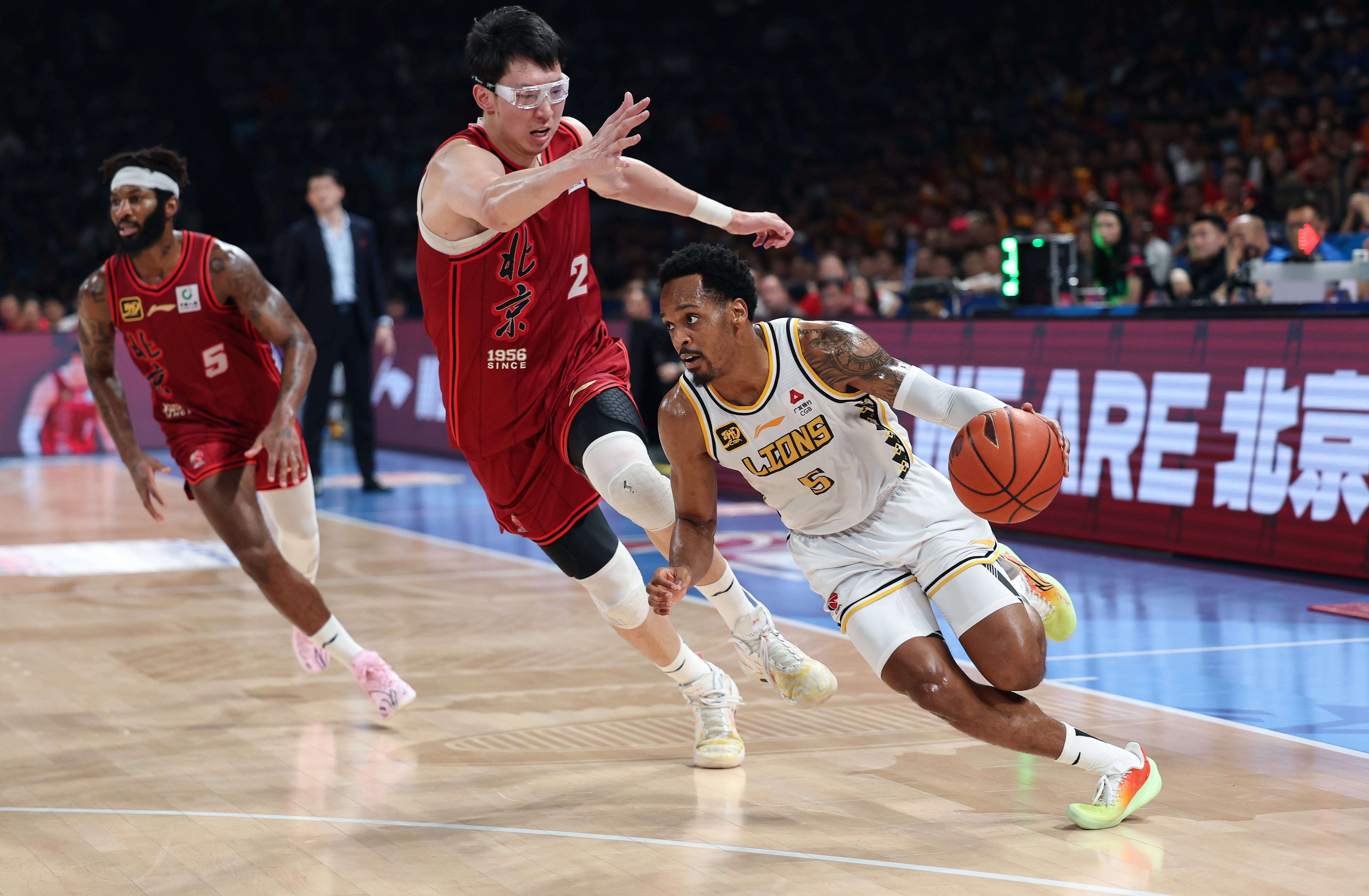 比赛迎来意外反转，实力劣势球队逆袭获胜