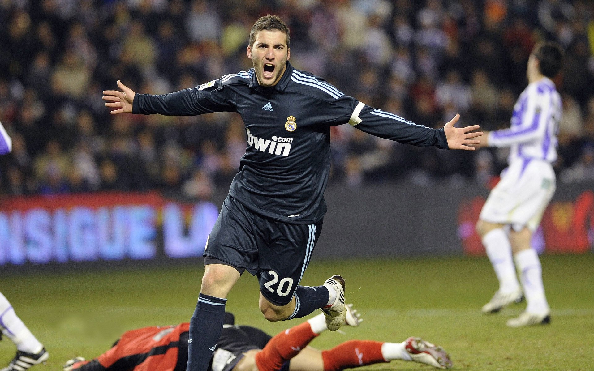 卡瓦哈尔状态火热，法国决胜局带走曼联—一场战术与意志的较量