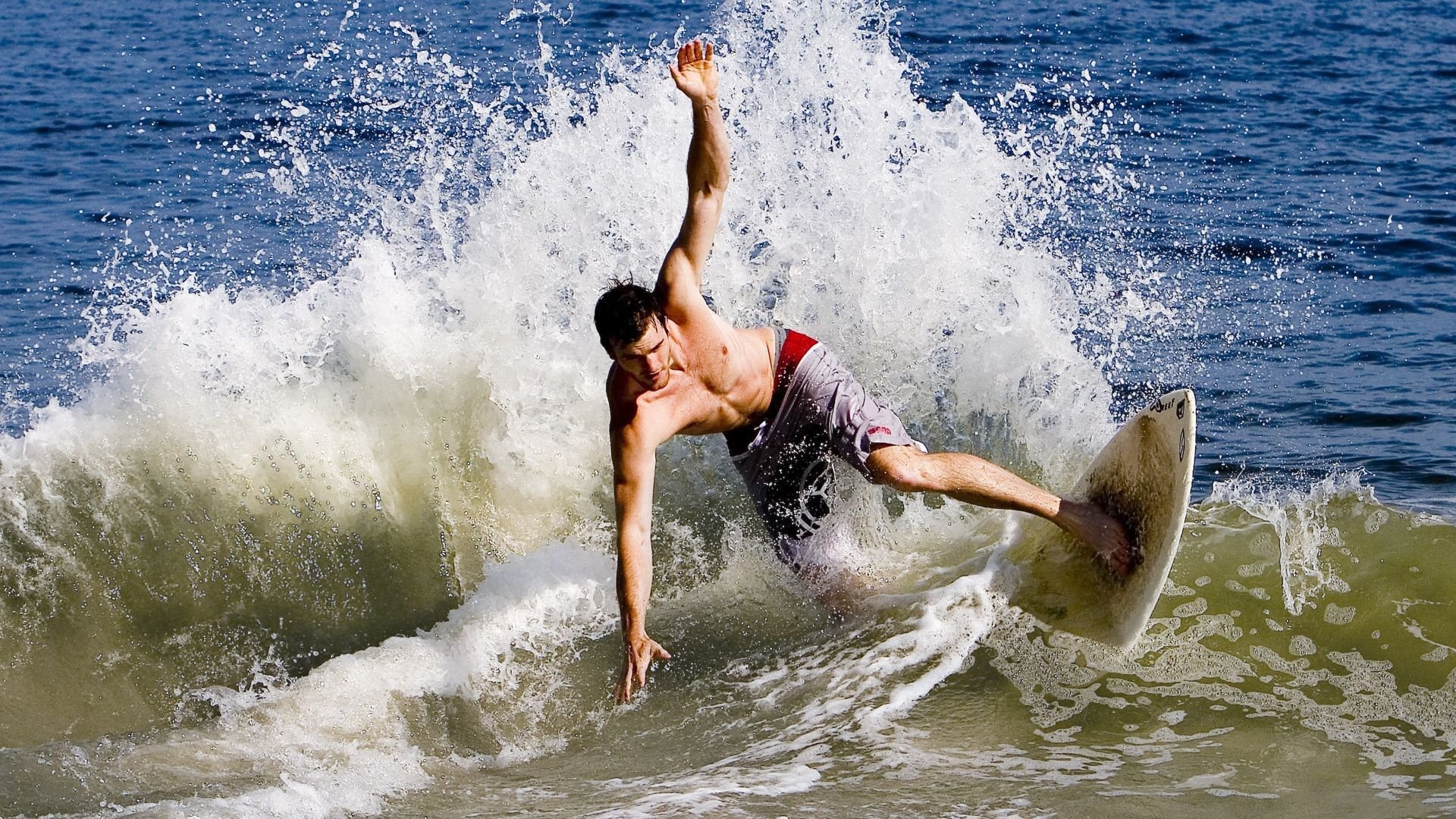 逆转与热浪,从法国队翻盘瑞典队到梁靖崑状态火热的竞技启示