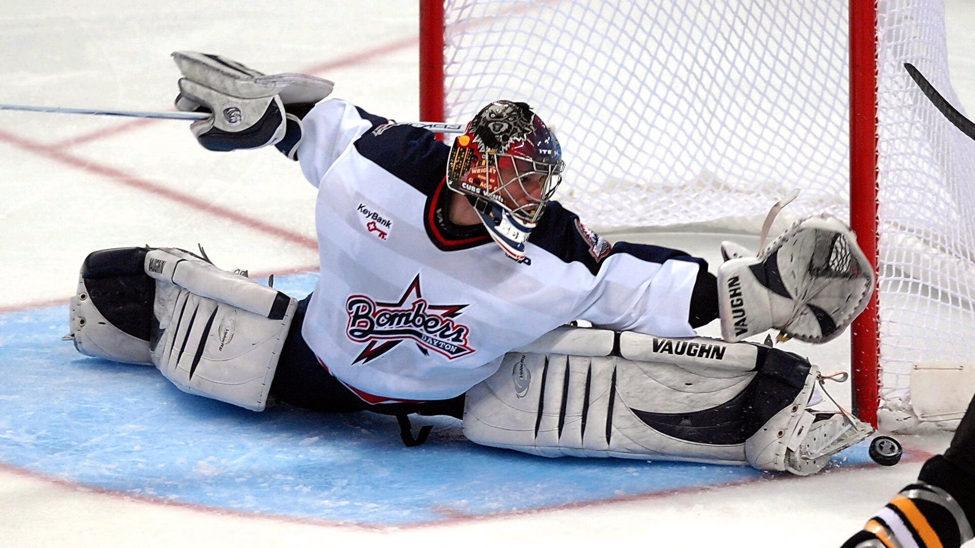 赛道上的逆袭，汉密尔顿与迈凯伦如何终结红牛统治